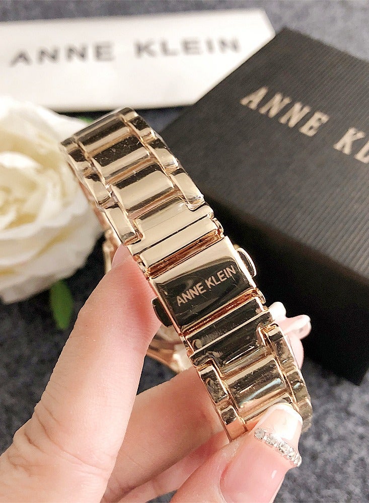 آن كلاين ساعة آن كلاين تونيو سيمبليسيتي الذهبية الأنيقة للنساء مع حزام من الفولاذ المقاوم للصدأ باللون الذهبي - Image 4